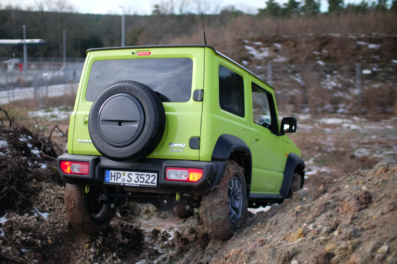 Illustration for article titled The 2018 Suzuki Jimny Is the Off-Road Bargain of Your Dreams, and the Highway Cruiser of Your Nightmares